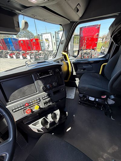 2024 Freightliner CASCADIA 126