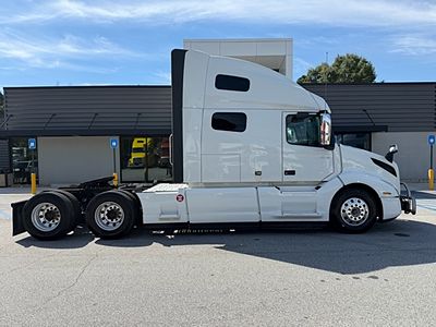 2021 Volvo VNL64T760