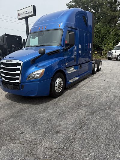 2021 Freightliner CASCADIA 126