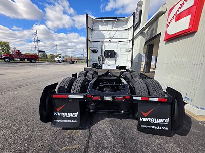 2023 Volvo VNL64T740