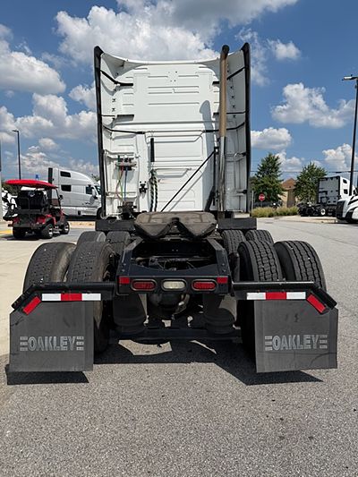 2021 Volvo VNR64T760