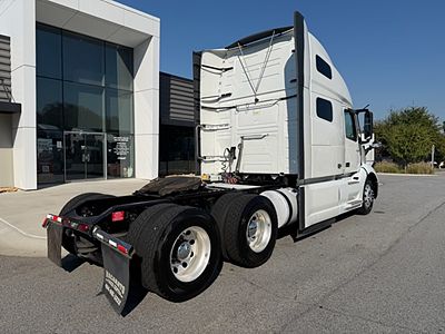 2023 Volvo VNL64T760