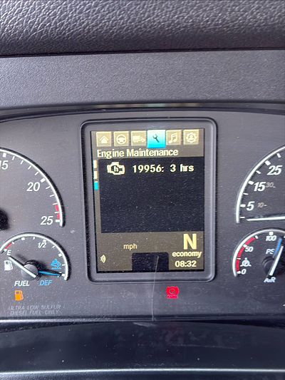 2021 Freightliner CASCADIA 126