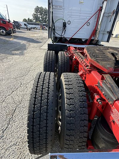 2020 Volvo VNL64T740