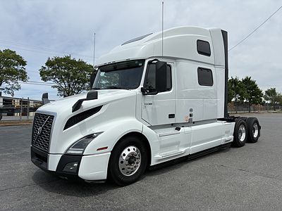 2021 Volvo VNL64T860