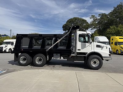 2027 Volvo VHD64B300