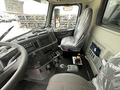 2026 Volvo VHD64F300