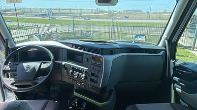 2025 Volvo VNL64T660