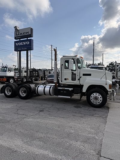 2020 Mack Pinnacle