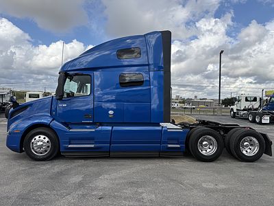 2022 Volvo VNL64T760