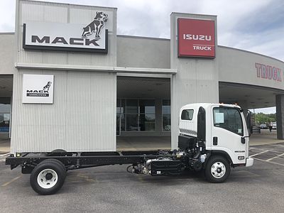 2024 Isuzu NPR HD