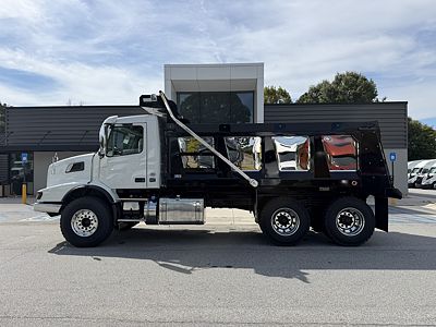 2027 Volvo VHD64B300