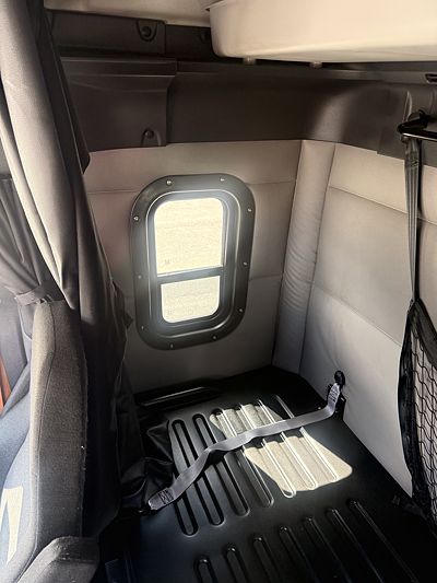 2020 Freightliner CASCADIA 126