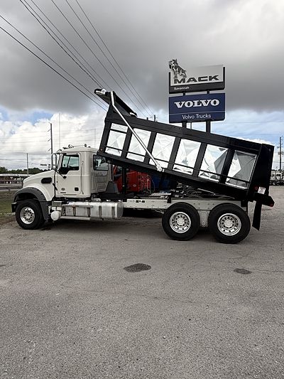 2026 Mack GRANITE 64FR