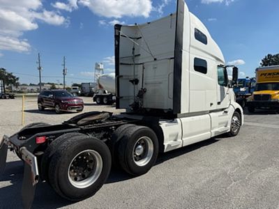 2022 Volvo VNL64T760