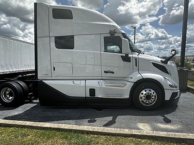 2027 Volvo VNL64T860