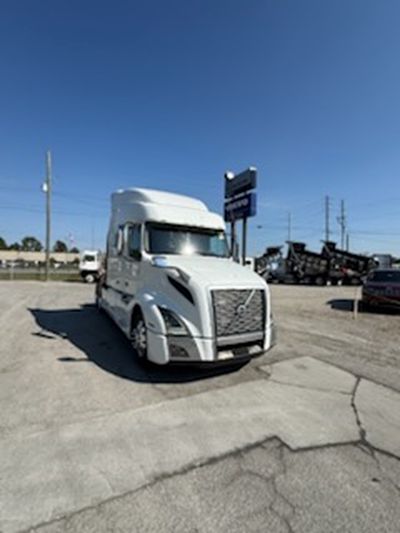 2019 Volvo VNL64T740