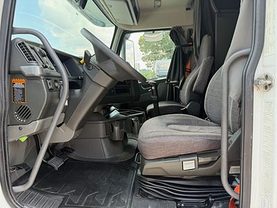 2019 Volvo VNL64T860