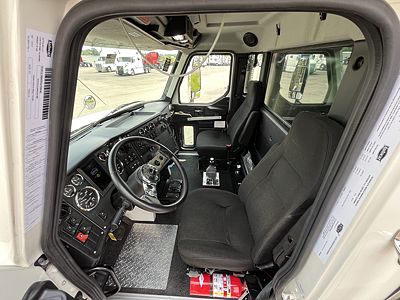 2024 Autocar DC64