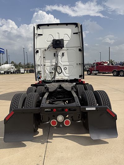 2023 Freightliner CASCADIA 126