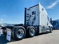 2020 Freightliner CASCADIA 126