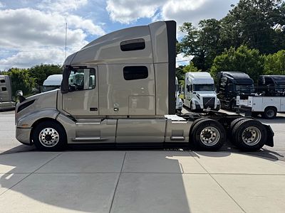 2023 Volvo VNL64T760