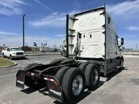 2020 Freightliner CASCADIA 126