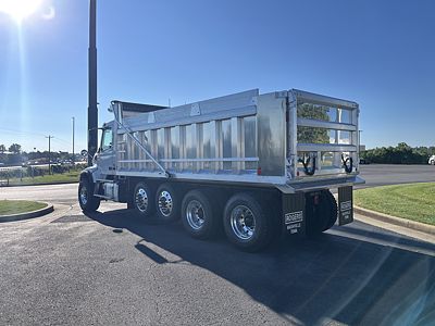 2027 Volvo VHD104F300