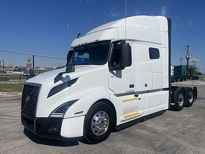 2023 Volvo VNL64T740