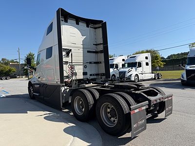 2026 Volvo VNL64T860