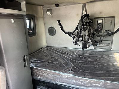 2022 Volvo VNL64T760