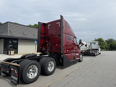 2027 Volvo VNL64T860