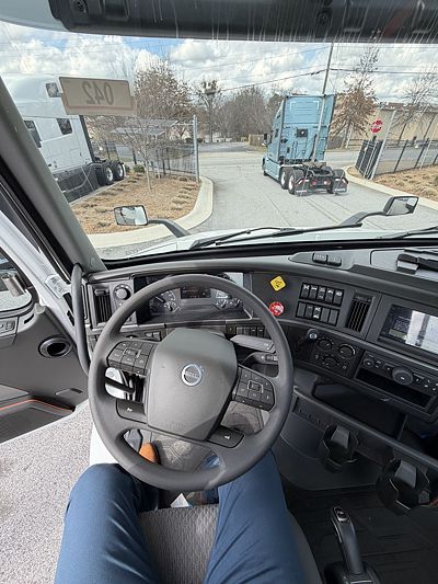 2027 Volvo VNR64T300