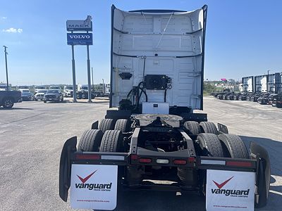2023 Volvo VNL64T740