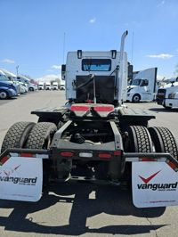 2019 Volvo VNL64T300