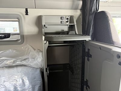 2027 Volvo VNL64T860