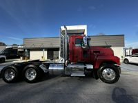 2023 Mack PINNACLE 64T