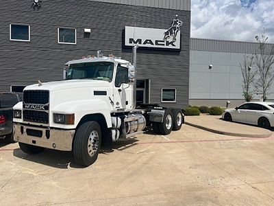 2027 Mack PINNACLE 64T