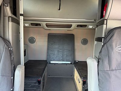 2022 Volvo VNL64T860