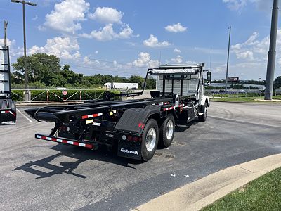 2025 Volvo VHD64B300
