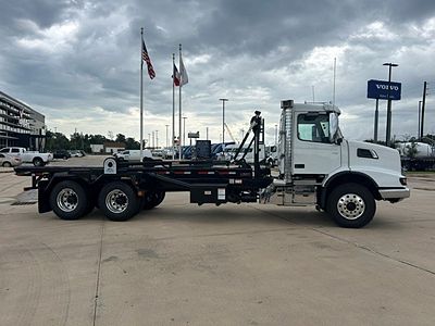 2026 Volvo VHD64B300
