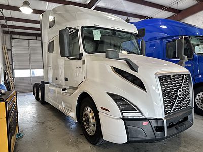 2022 Volvo VNL64T760