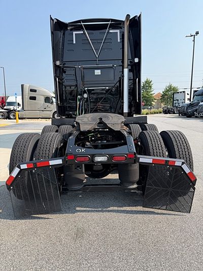 2023 Volvo VNL64T860