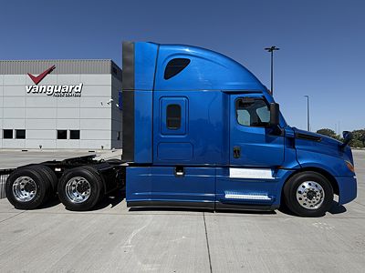2022 Freightliner CASCADIA 126