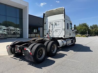 2020 Freightliner CASCADIA 126