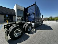 2020 Freightliner CASCADIA 126