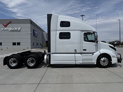 2023 Volvo VNL64T860