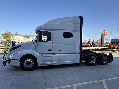2023 Volvo VNL64T740