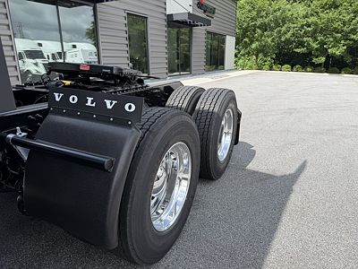 2027 Volvo VNL64T860