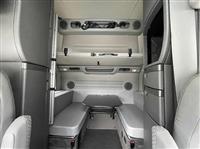 2025 Volvo VNL64T860